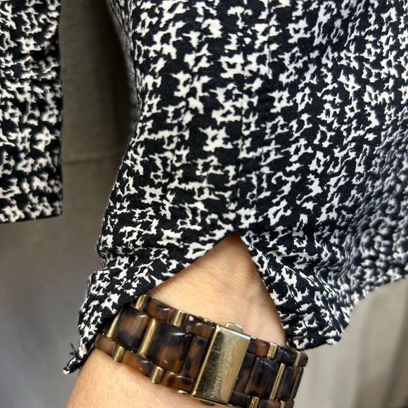 J Jill Long Sleeve Button Down Rayon Blouse Size M/ Excellent Condition - Picture 3 of 11